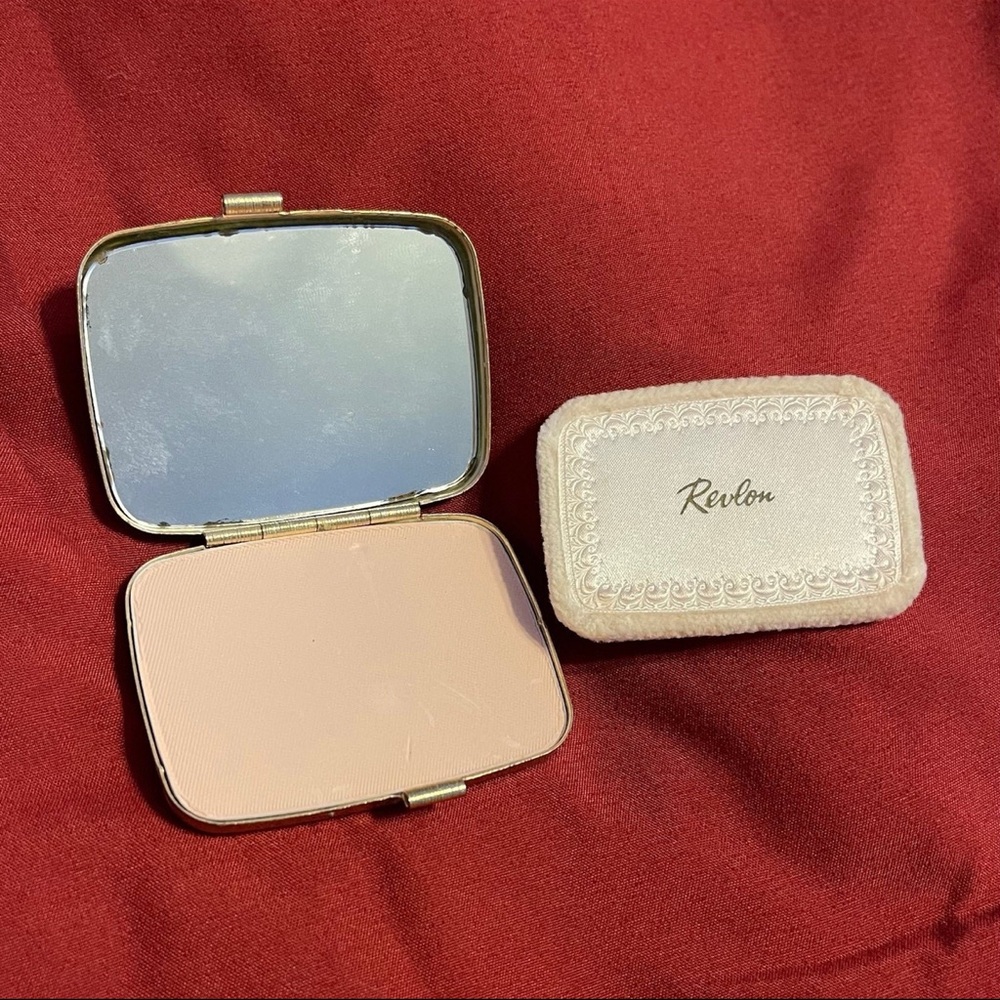 Vintage Revlon Blush ‘Love-Pat’ Pressed Powder Compact 1960